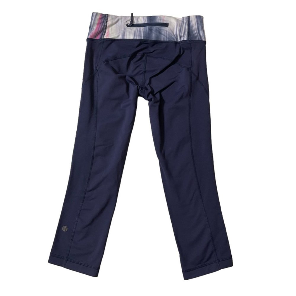 Lululemon Navy Capri Crops Size 4 - Picture 3 of 7